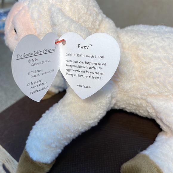Ty Ewey Lamb Beanie Baby - Picture 4 of 5
